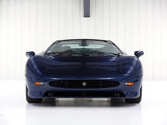 捷豹XJ220，速度与优雅的完美融合  捷豹xj220